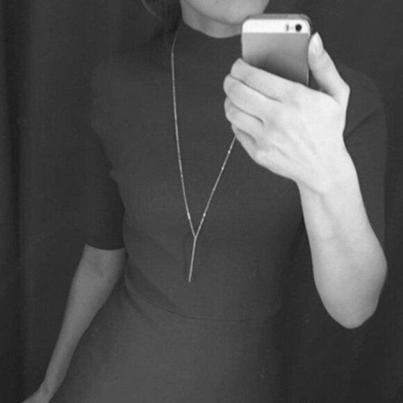 Versatile Long Y-Necklace in Eco-Friendly Metal - Dainty & Secure Clasp - Picture 6 of 7